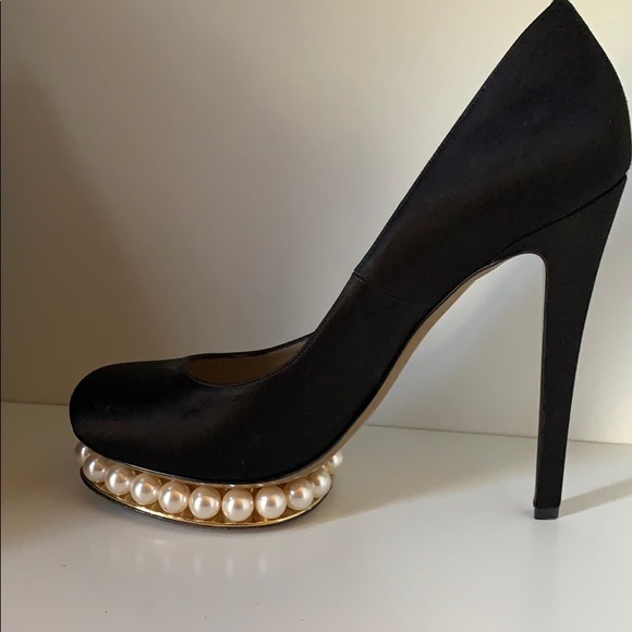 Nicholas Kirkwood Pearl Pumps